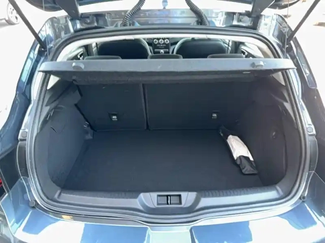 Renault Megane iv berline blue dci 115 — photo 18