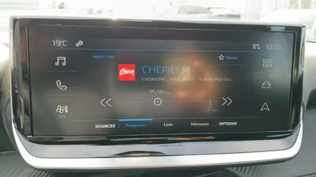 Peugeot 2008 hybrid 110 e-dcs6 — photo 14