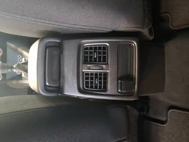Renault Captur tce 140 - 21 — photo 31