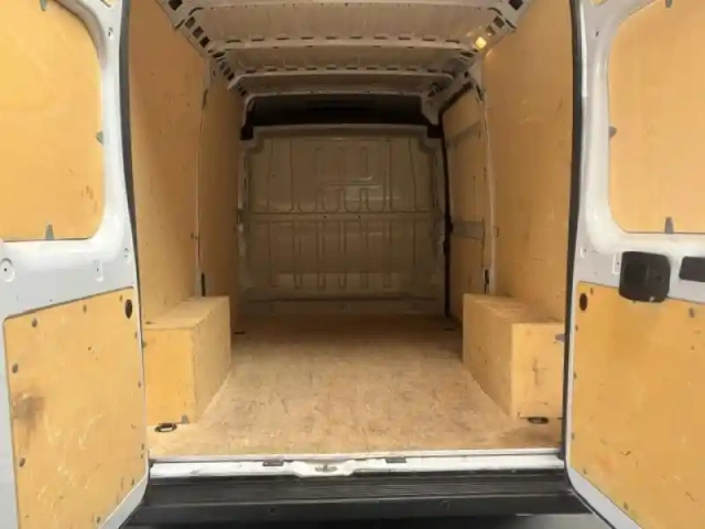 Peugeot Boxer fg l2h2 3.5 140 clim bluetooth radar interieur bois — photo 10