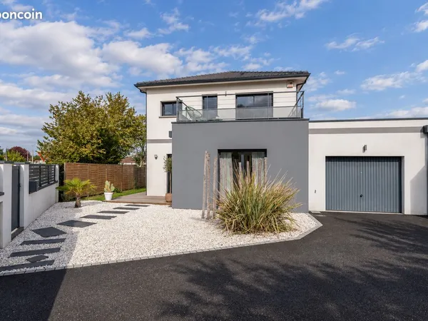Maison contemporaine avec garage - eysines