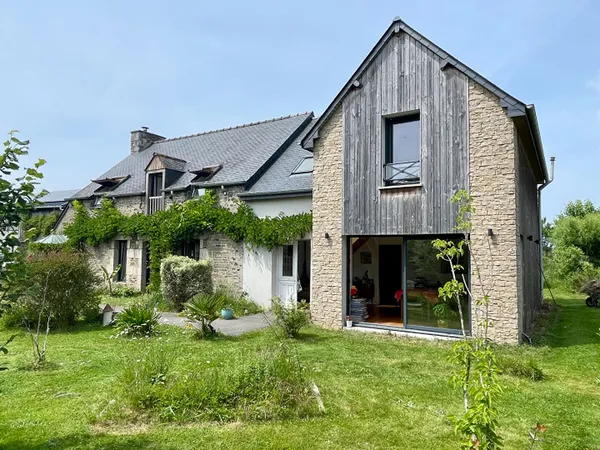 Élégante longère rénovée à Beaussais Sur Mer