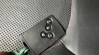 Renault Clio 1.6 T 220ch RS Trophy EDC 5p — photo 16