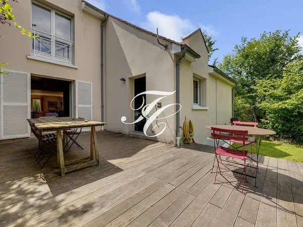 Maison 8 pièces 191 m²