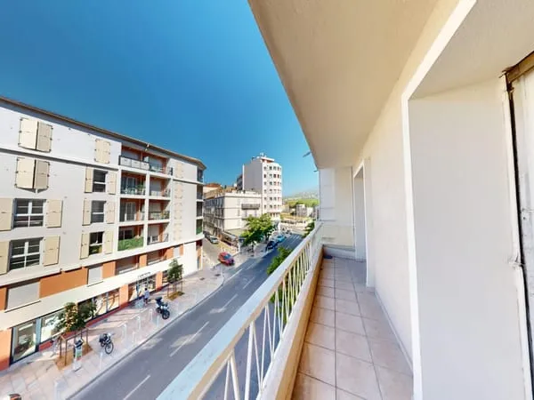 Appartement 78 m2 avec balcons et cave