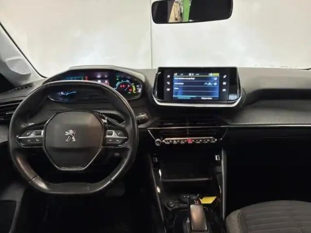 Peugeot 208 e- 136ch active — photo 12