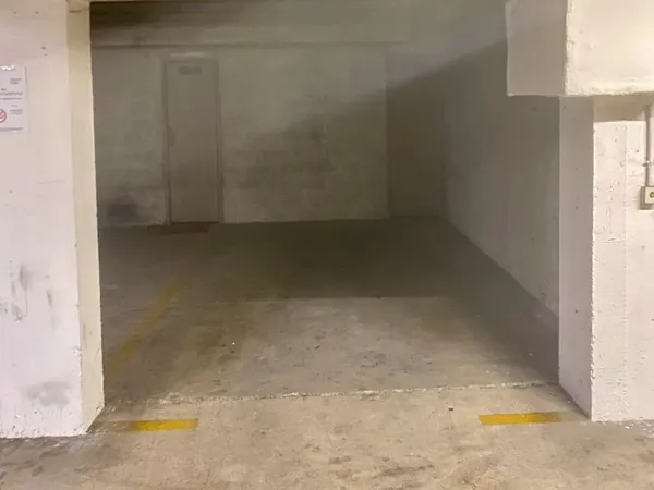 Parking sous terrain dans residence sécurisée
