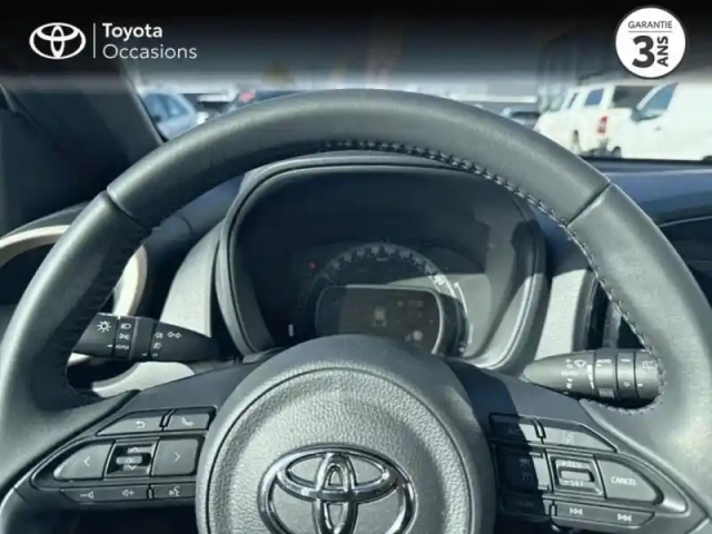 Toyota Aygo x 1.0 vvt-i 72ch design s-cvt — photo 13