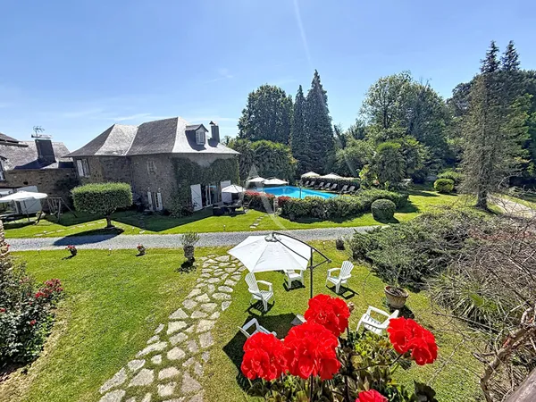 Propriété d'exception, gîte et écurie
