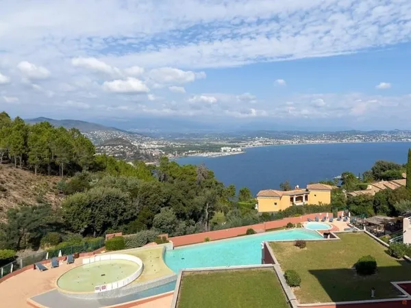 Théoule sur Mer, duplex et grande terrasse avec vue mer