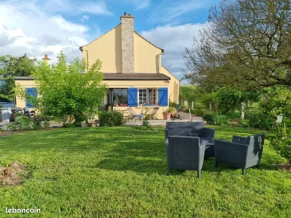 MAISON FAMILIALE 210 m² avec F1 Saint Jean de Losne