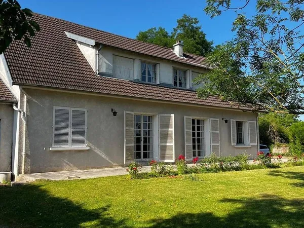 Maison 10 pièces 180 m²