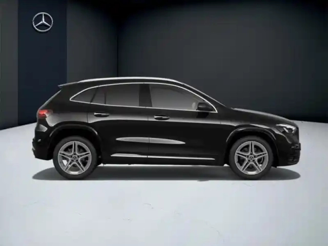 Mercedes Gla 200 d amg line — photo 6