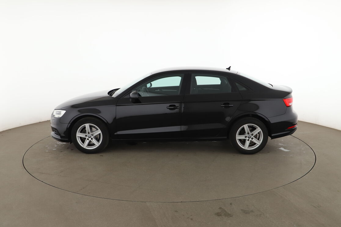 Audi A3 Limousine 30 TFSI — photo 2