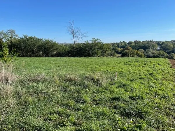 Terrain 1100 m²