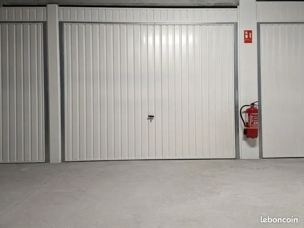 Superbe garage,box fermé
