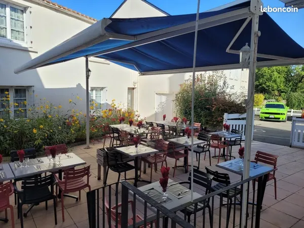 Commerce hôtel, restaurant, bar 700 m²