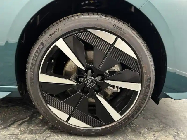 Peugeot 308 electrique 55 kwh 156ch — photo 12