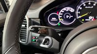 Porsche Cayenne 4.0 V8 680ch Turbo S E-Hybrid — photo 23