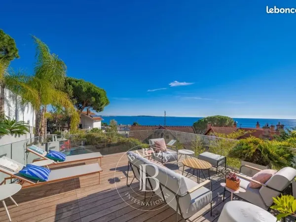Villa 7 pièces 318 m²