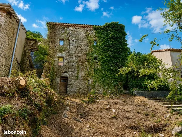 Maison de village en pierre à rénover - Ardèche