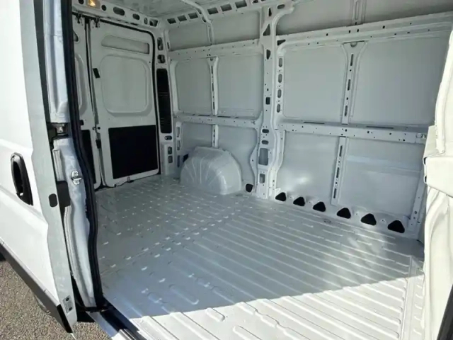 Peugeot Boxer fgn tole 3.3 t l2h2 140 s&amp;s bvm6 — photo 12