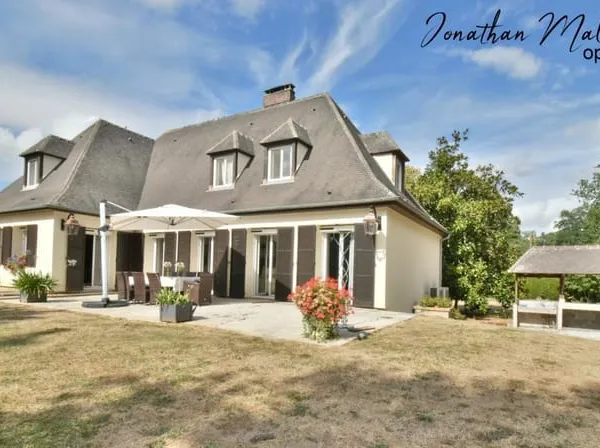 Proche de Conches-en-Ouche - Élégante maison traditionnelle aux beaux volumes, jusqu'à 6 chambres