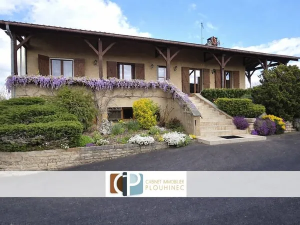 Maison familiale avec fort potentiel dans village avec comme