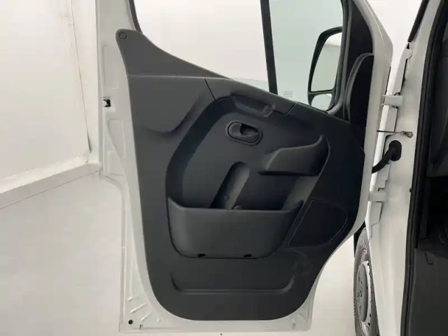 Renault Master fgn trac f3500 l2h2 blue dci 135 — photo 11