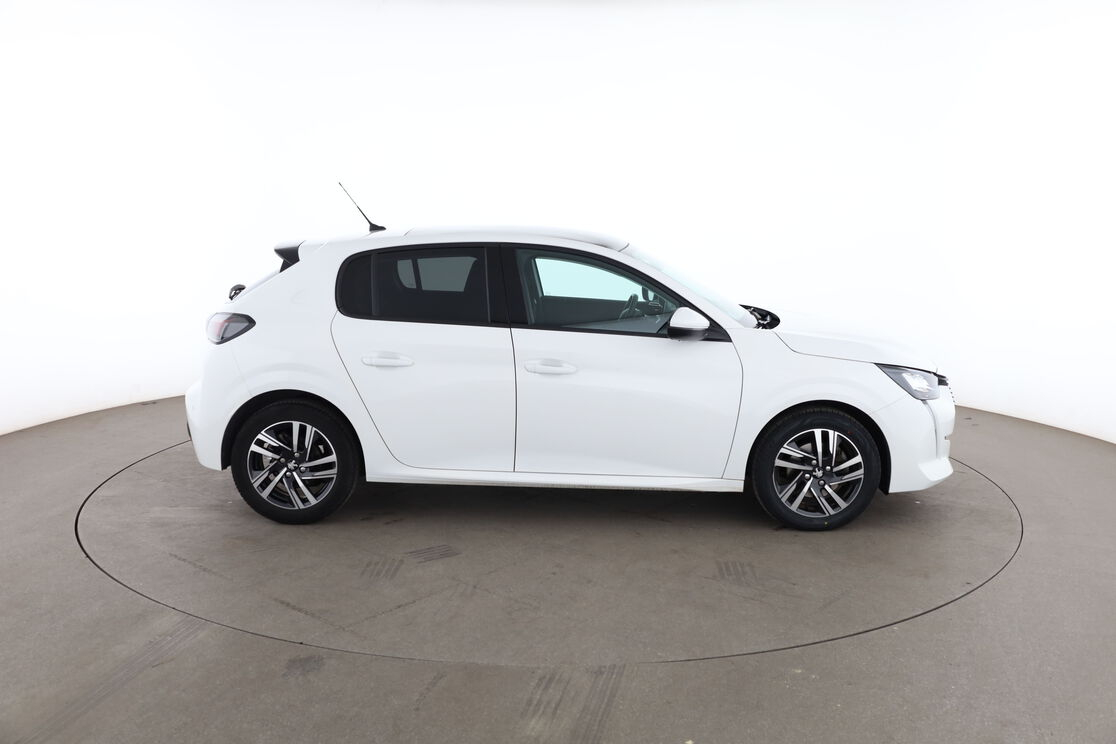 Peugeot 208 1.5 Blue-HDi Allure — photo 6