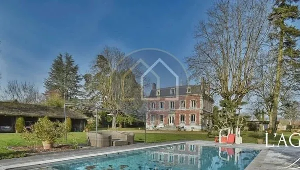 Château 595 m²