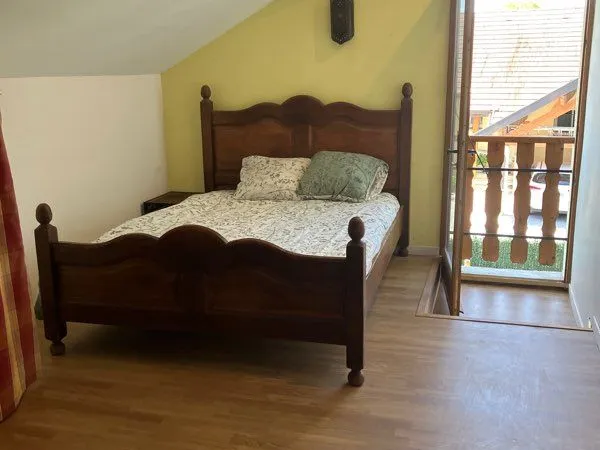 À louer chambre meublée dans grande maison