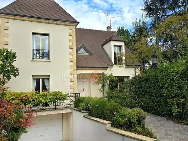 Maison 9 pièces 200 m²