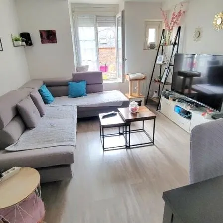 A LOUER - Appartement avec courette - A 2 min du centre-ville de MERU