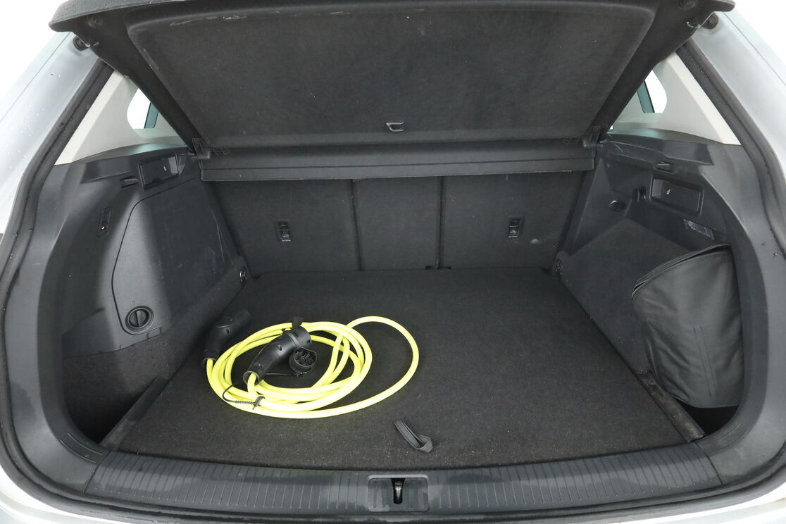 Volkswagen Tiguan 1.4 eHybrid Elegance DSG6 — photo 16