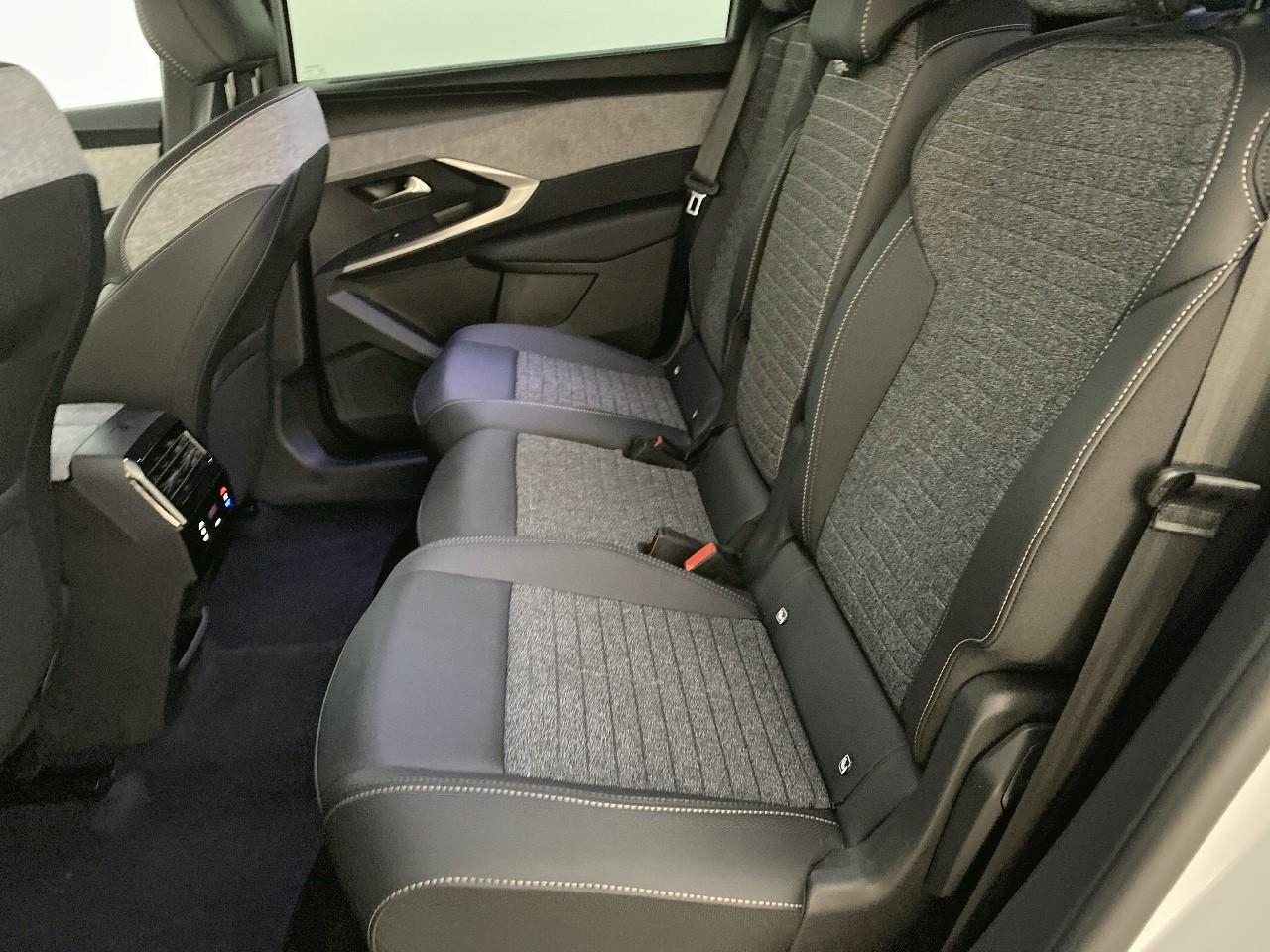 Peugeot 5008 hybrid 145 ch e-dcs6 allure — photo 10
