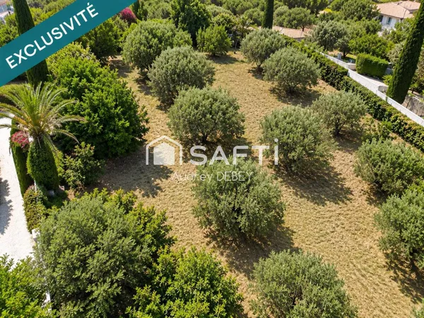 SANARY-SUR-MER - 1 000 M² D'ESPRIT MÉDITERRANÉEN POUR DONNER VIE À VOTRE PROJET, À DEUX PAS DES COMM