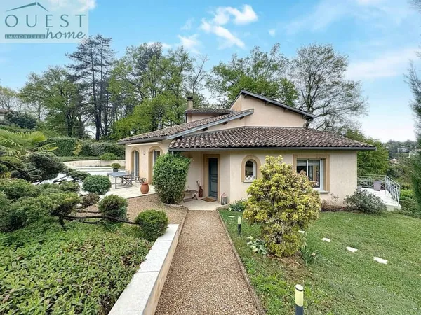 Maison 8 pièces 210 m²