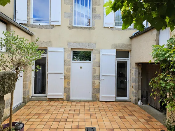 Maison de ville 4 chambres avec jardin et petit garage