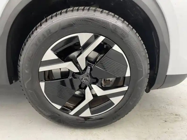 Peugeot 2008 puretech 130 s&amp;s eat8 — photo 18