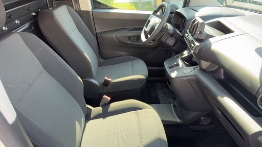 Citroen Berlingo Fourgon XL 1.5 BlueHDi 130 EAT8 - Van – 2025 – 27389 km – Diesel – Boîte Automatique — photo 17