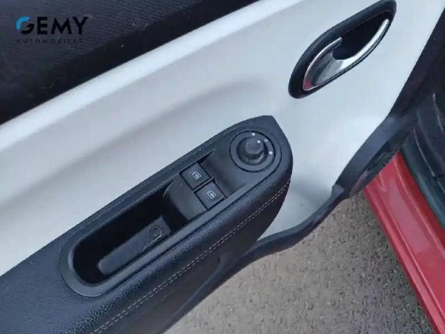 Renault Twingo iii e-tech — photo 14