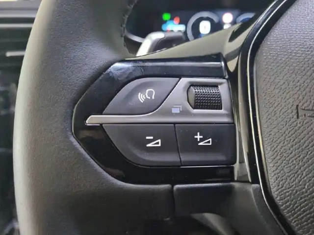 Peugeot 208 hybrid 110 e-dcs6 — photo 24