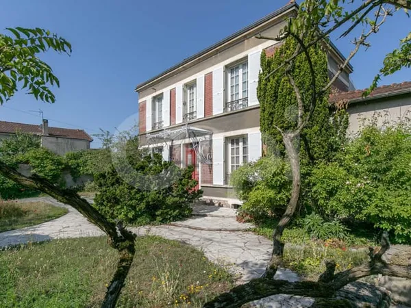 Maison 6 pièces 220 m²