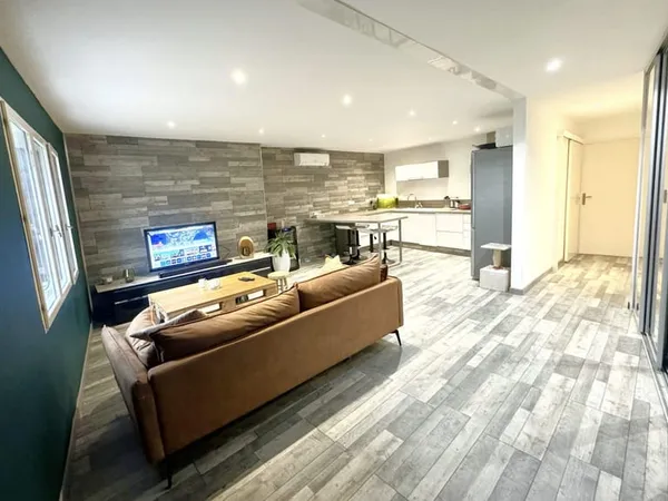 Coeur de village T3 80m² entièrement rénové
