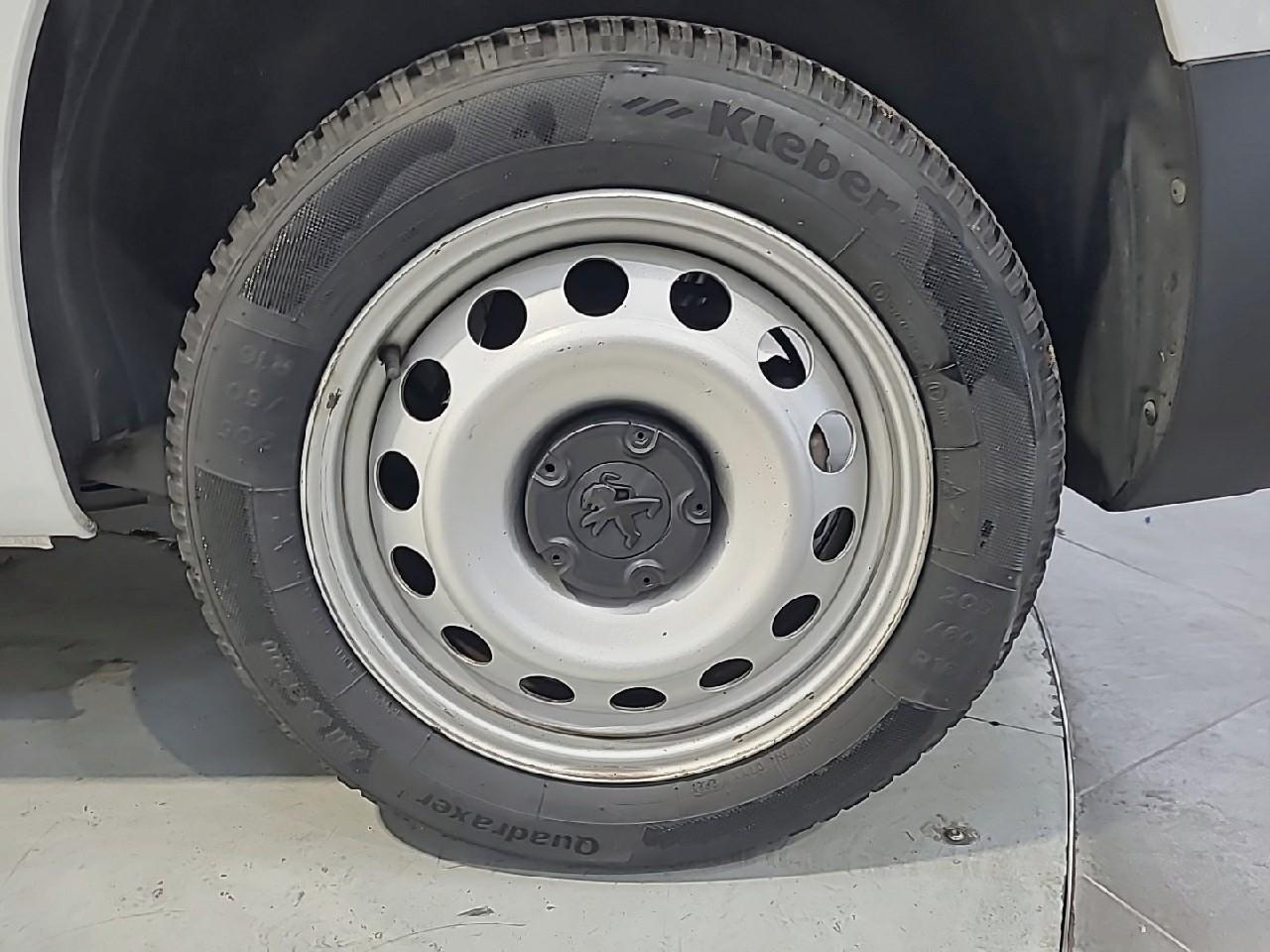 Peugeot Partner fourgon m 950 kg bluehdi 130 s&s eat8 — photo 16