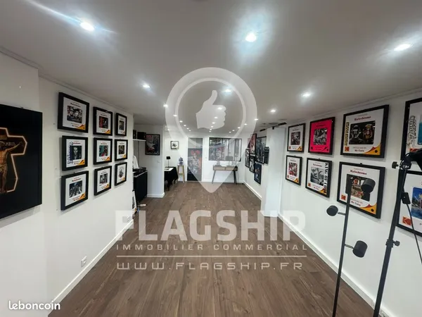 Local commercial 110 m² PARIS
