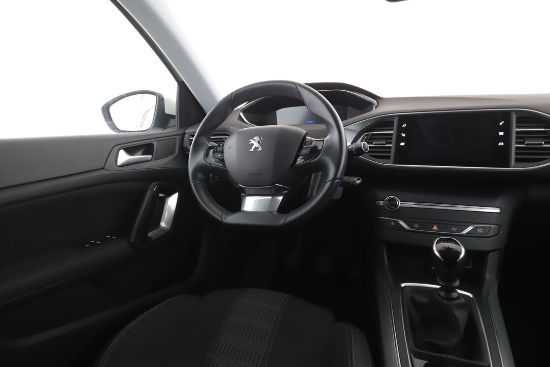 Peugeot 308 1.2 PureTech Allure — photo 12