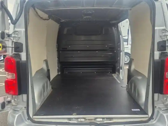 Peugeot Expert fg standard 2.0 bluehdi 180ch premium pack s&amp;s eat6 — photo 10