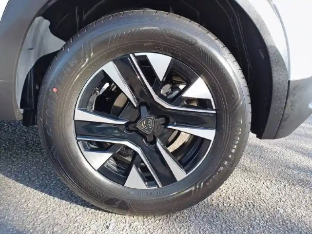 Peugeot 2008 hybrid 110 e-dcs6 — photo 13